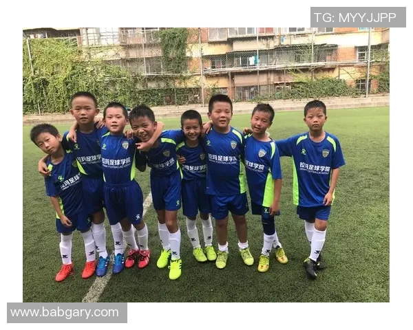 南京足球队的成长历程：从默默无闻到辉煌成就的奋斗故事