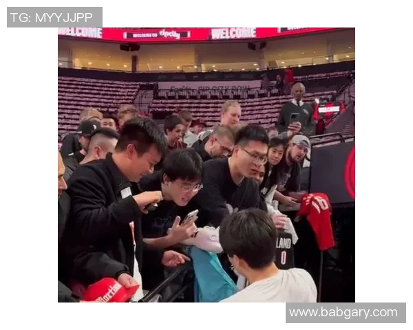 去看篮网的足球明星与球迷互动的精彩瞬间与背后的故事